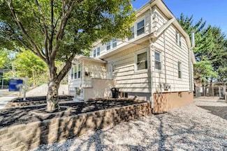 757 Ray Ave, Ridgefield, NJ 07657