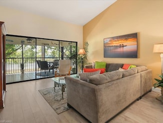 1806 Kings Lake Blvd Unit 4, Naples, FL 34112