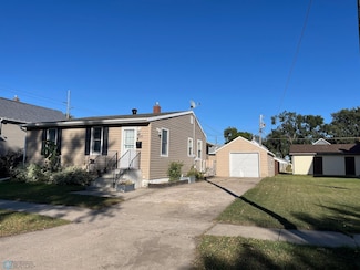 531 21st St N, Fargo, ND 58102