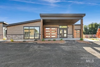 362 W London St, Middleton, ID 83644