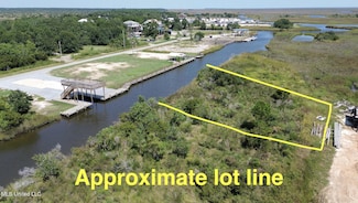 652 E Gulf Rd, Bay Saint Louis, MS 39520