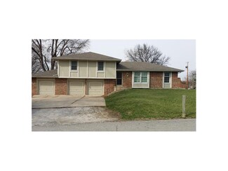 1012 NE 115th St, Kansas City, MO 64155