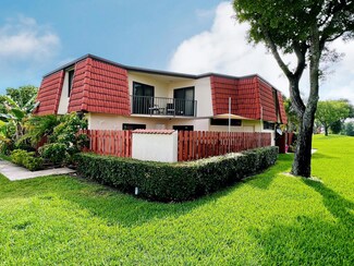 3881 Victoria Dr, West Palm Beach, FL 33406