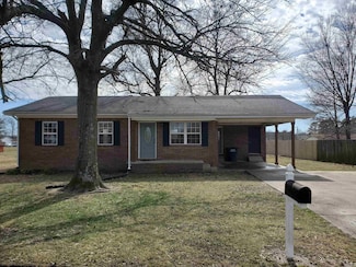 965 E Maxine St, Piggott, AR 72454