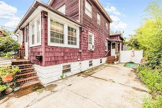 97 Hawkins St, Bronx, NY 10464