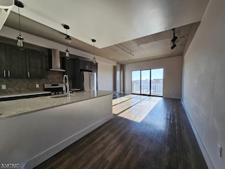 58 Elm St Unit 501, Newark, NJ 07105