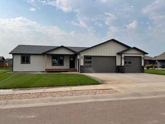 1425 Bozeman Ct, North Lawrence, SD 57783