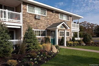 199 Lakeland Ave Unit 1-2C, Sayville, NY 11782