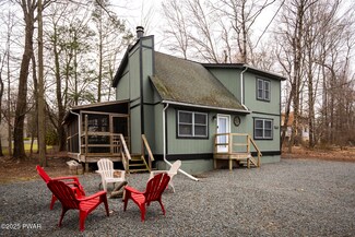 1028 Arrowhead Ct, Lake Ariel, PA 18436