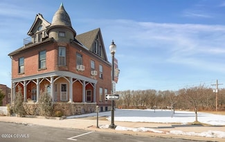 148 S Front St, Milton, PA 17847