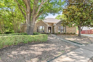 1901 Shady Hollow Ct, Garland, TX 75040