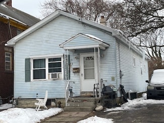738 E 9th St, Erie, PA 16503
