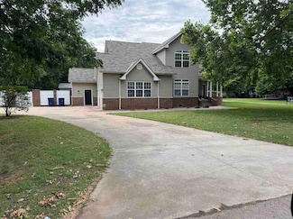 313 W Steele St, Marlow, OK 73055