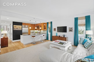 331 E 8th St Unit 2, New York, NY 10009