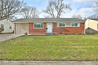 2833 Heather Ln NW, Warren, OH 44485