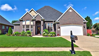 5500 Lanshire Dr, Rogers, AR 72758