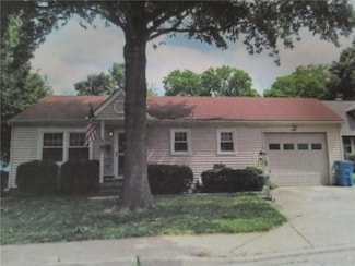 832 W Charles St, Independence, MO 64055