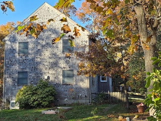 33 Alyssa Ln, Vineyard Haven, MA 02568