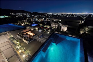 811 Magnum Cliff Ct, Henderson, NV 89012
