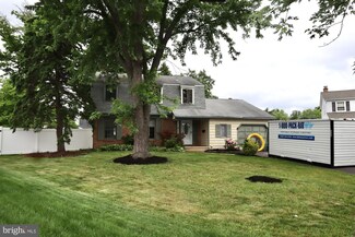 9 Bentley Ct, Somerdale, NJ 08083