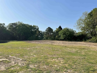 715 E Sanders St, Four Oaks, NC 27524