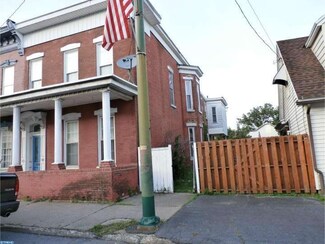 143 N 2nd St, Saint Clair, PA 17970