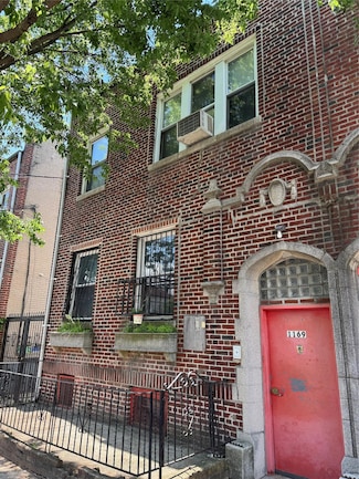 1169 Leland Ave, Bronx, NY 10472