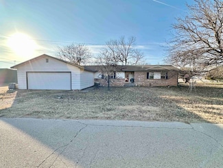 315 Biloxi St, Pond Creek, OK 73766
