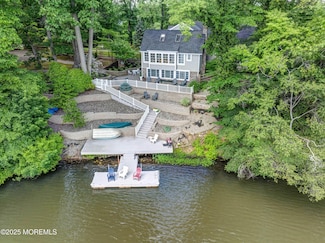 1 Beechwood Terrace, Matawan, NJ 07747