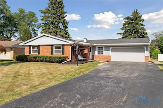 4364 Clarewood Dr, Toledo, OH 43623