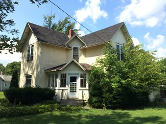 204 W Maple St, Camden, MI 49232