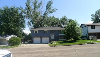 1809 Longley Ave, Bismarck, ND 58501