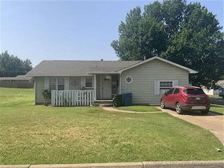 1003 E 4th St, Cushing, OK 74023