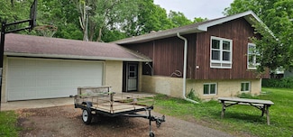 202 Fandrich St, Oxford, WI 53952