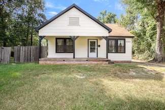 2301 W Lucas Dr, Beaumont, TX 77706