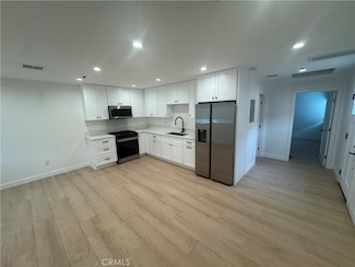 8203 Greenbush Ave, Los Angeles, CA 91402