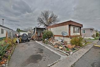 2622 Falcon St Unit 40, White City, OR 97503