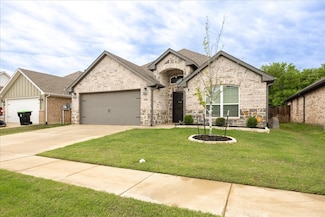 308 Bronco Dr, Pilot Point, TX 76258