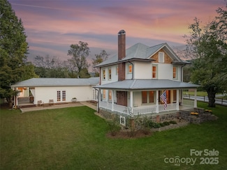 505 N Country Club Rd, Brevard, NC 28712