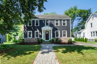 87 Woodrow St, West Hartford, CT 06107