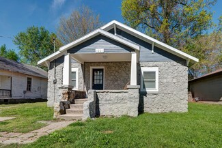 1221 N Davies Ave, Springfield, MO 65802