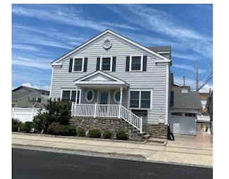 707 W Olive St, Long Beach, NY 11561