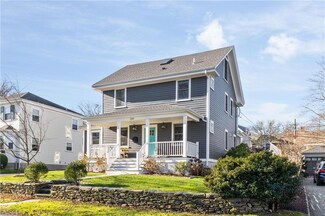 233 Gibbs Ave, Newport, RI 02840