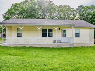 979 Huntington Meadows Ln, Sullivan, MO 63080