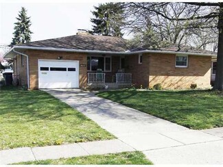 1068 Marland Dr N, Columbus, OH 43224
