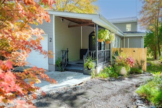 2 Erica Ln, Greenwood Lake, NY 10925