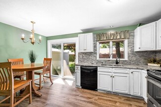 16 Mansion Woods Dr Unit B, Agawam, MA 01001