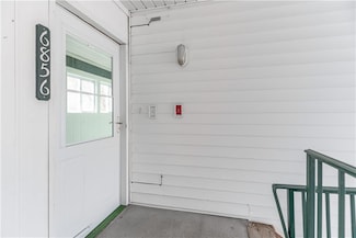 6856 N Olive St, Kansas City, MO 64118