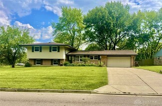 3271 Suburban Dr, Beavercreek, OH 45432