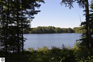 Seven Tashas Trail, Lake Ann, MI 49650